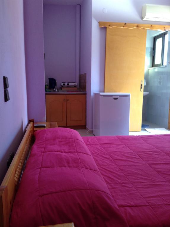 Noufaro Studios Karfás Zimmer foto